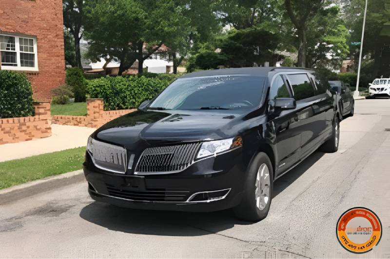 Lincoln MKT – Black (6 passengers)